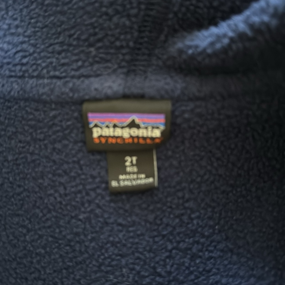 Unisex Patagonia fleece. navy blue with red piping. - Picture 3 of 3